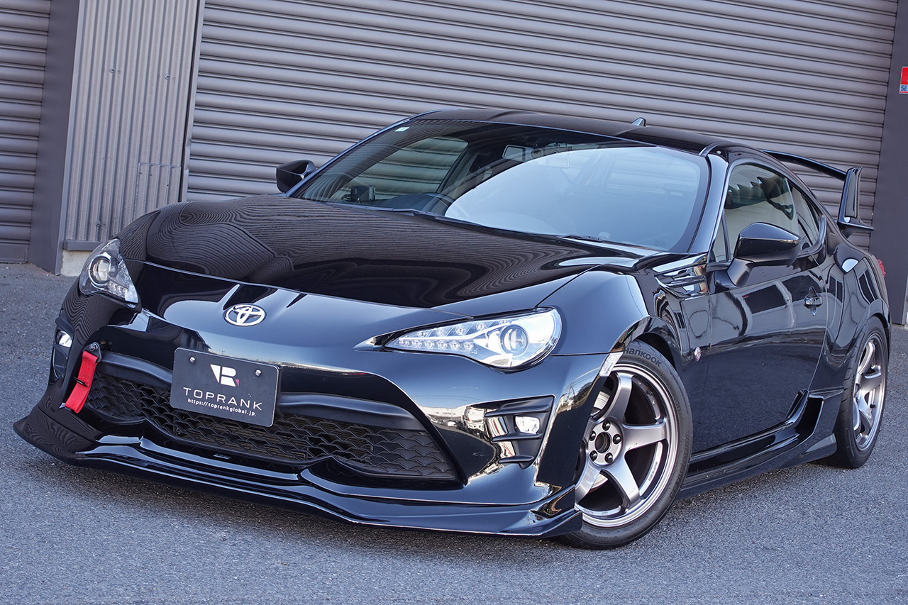 2018 Toyota 86 ZN6 86 GT, Varis Front Lip Spoiler, Enkei 17 Inch Wheels, Kakimoto Muffler