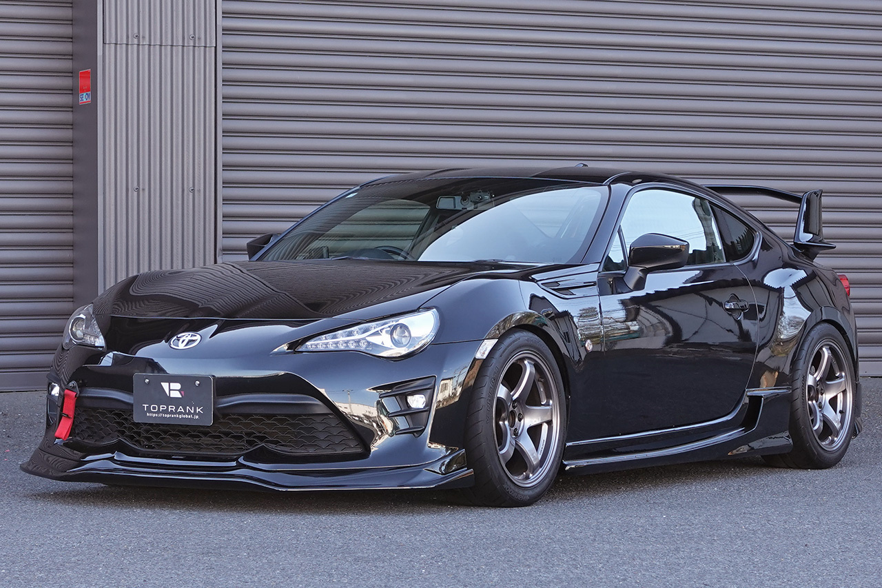 2018 Toyota 86 ZN6 86 GT, Varis Front Lip Spoiler, Enkei 17 Inch Wheels, Kakimoto Muffler