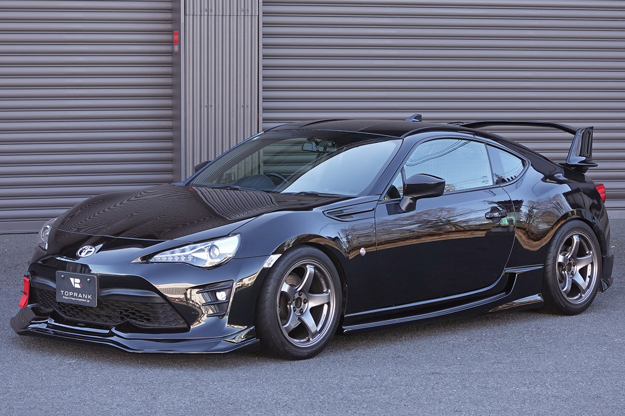 2018 Toyota 86 ZN6 86 GT, Varis Front Lip Spoiler, Enkei 17 Inch Wheels, Kakimoto Muffler