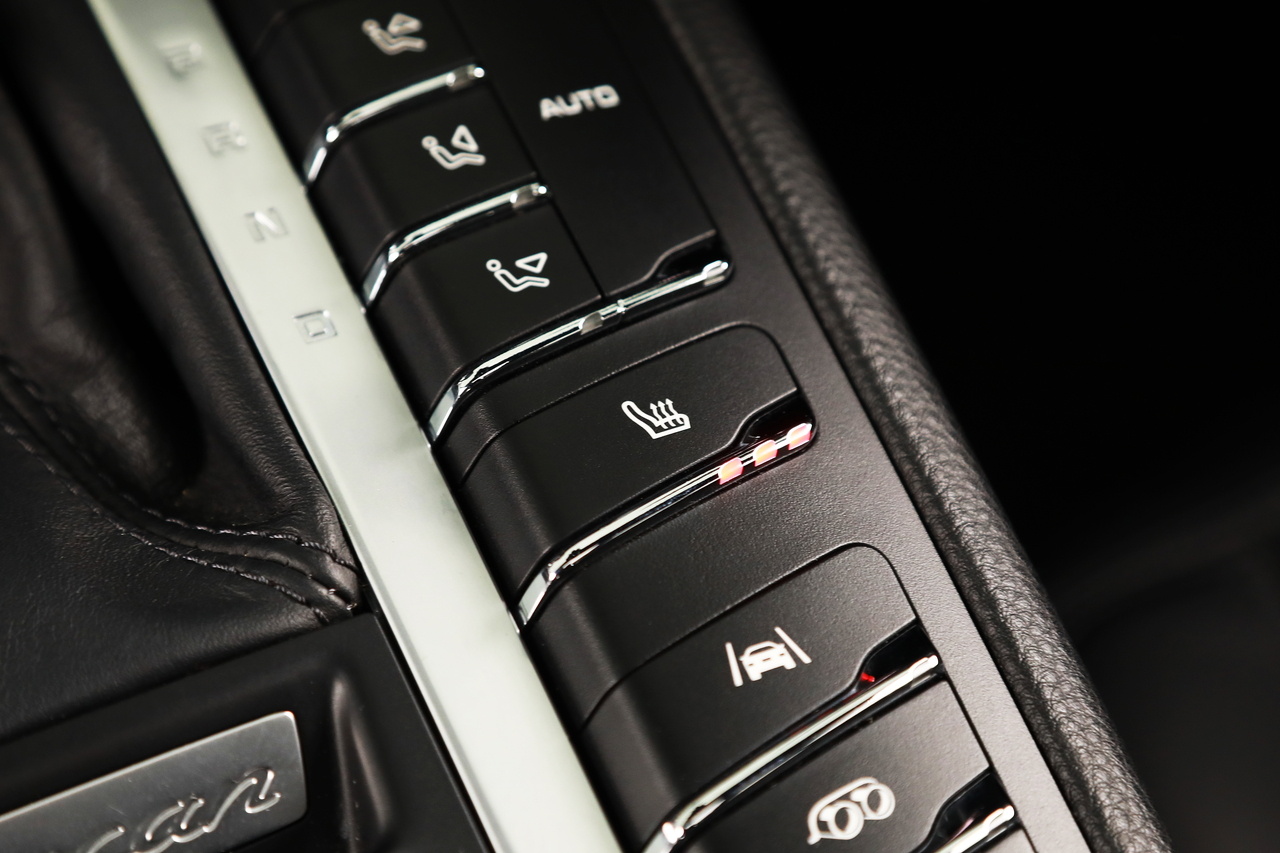 2021 Porsche MACAN 