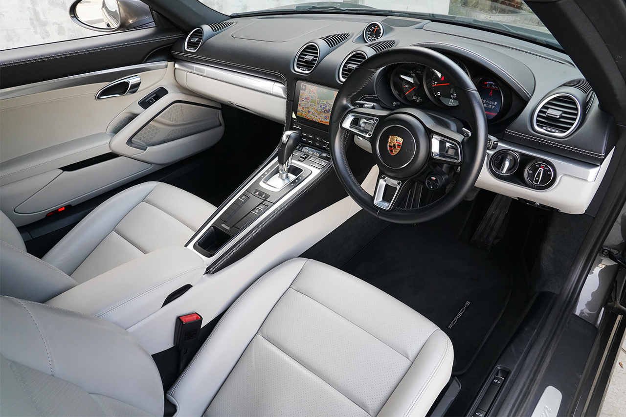 2018 Porsche 718 CAYMAN 