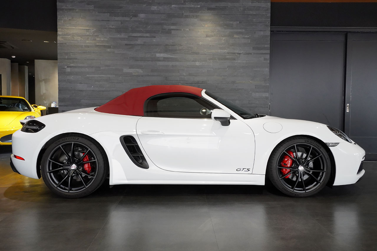 2018 Porsche 718 BOXSTER 