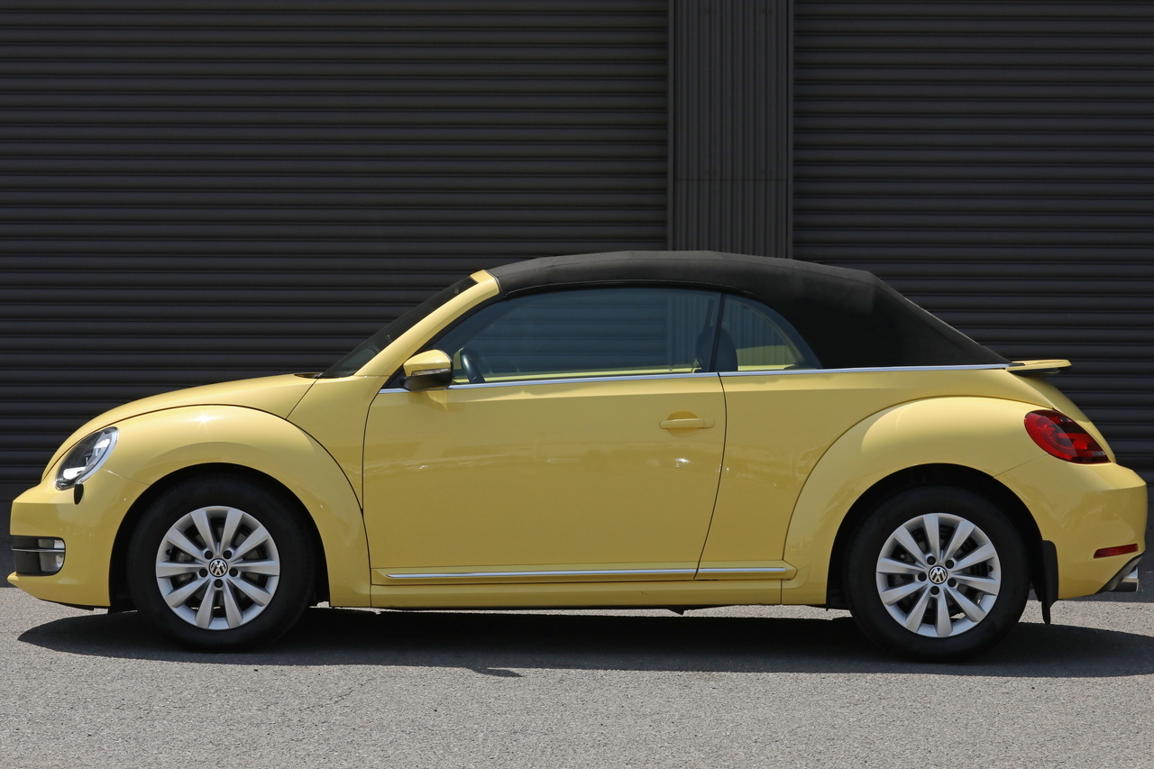 2013 Volkswagen THE BEETLE CABRIOLET null