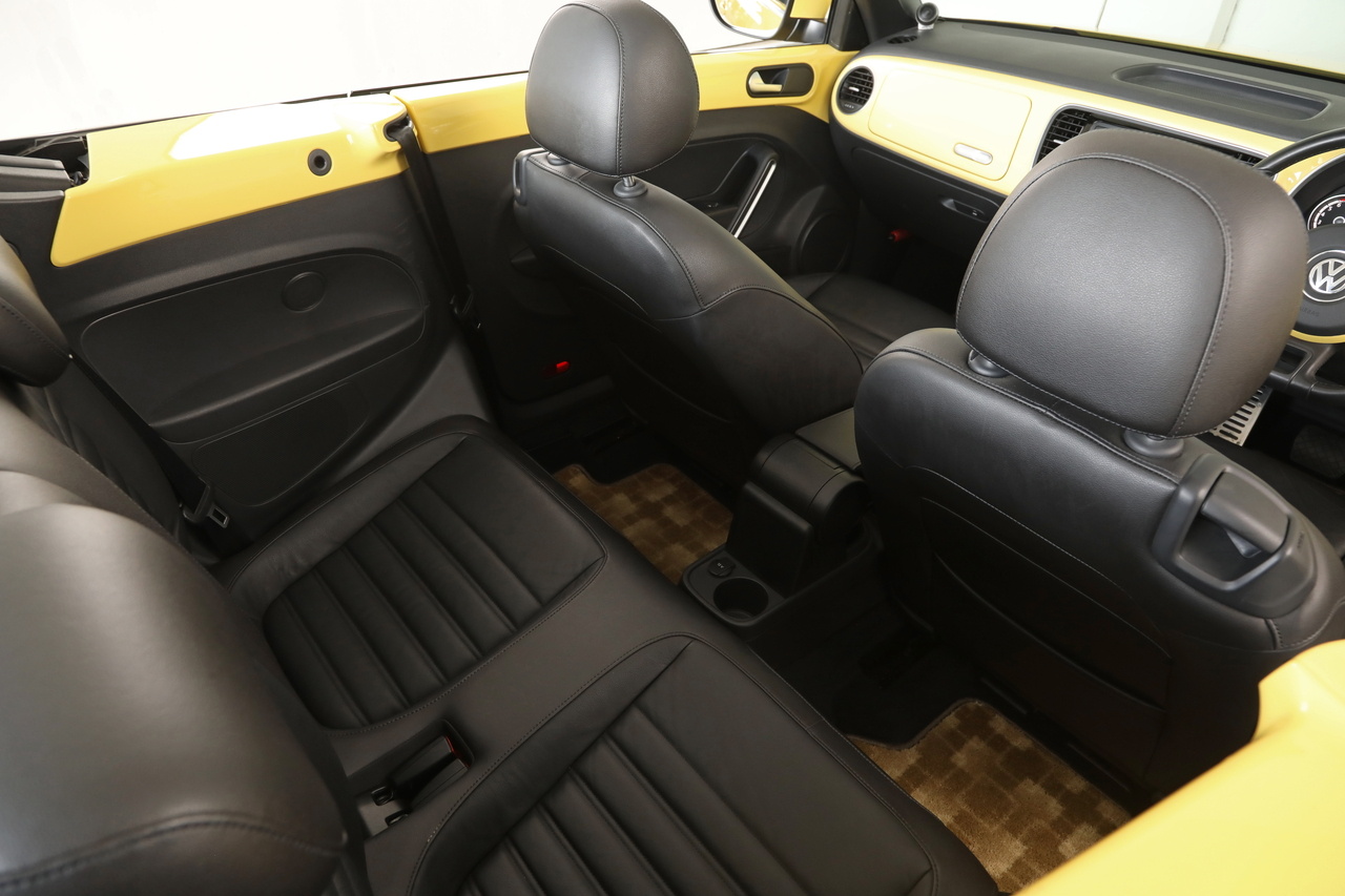 2013 Volkswagen THE BEETLE CABRIOLET null