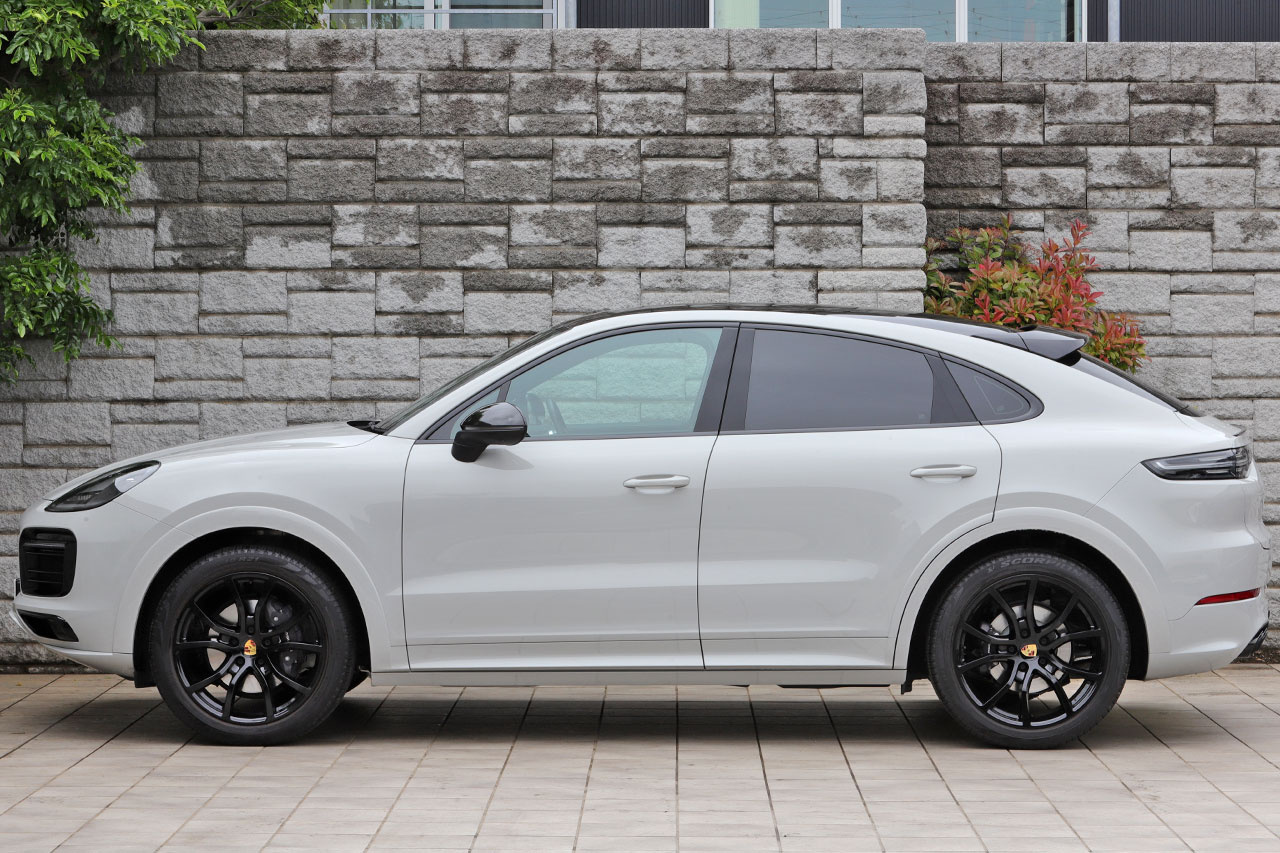 2022 Porsche CAYENNE null