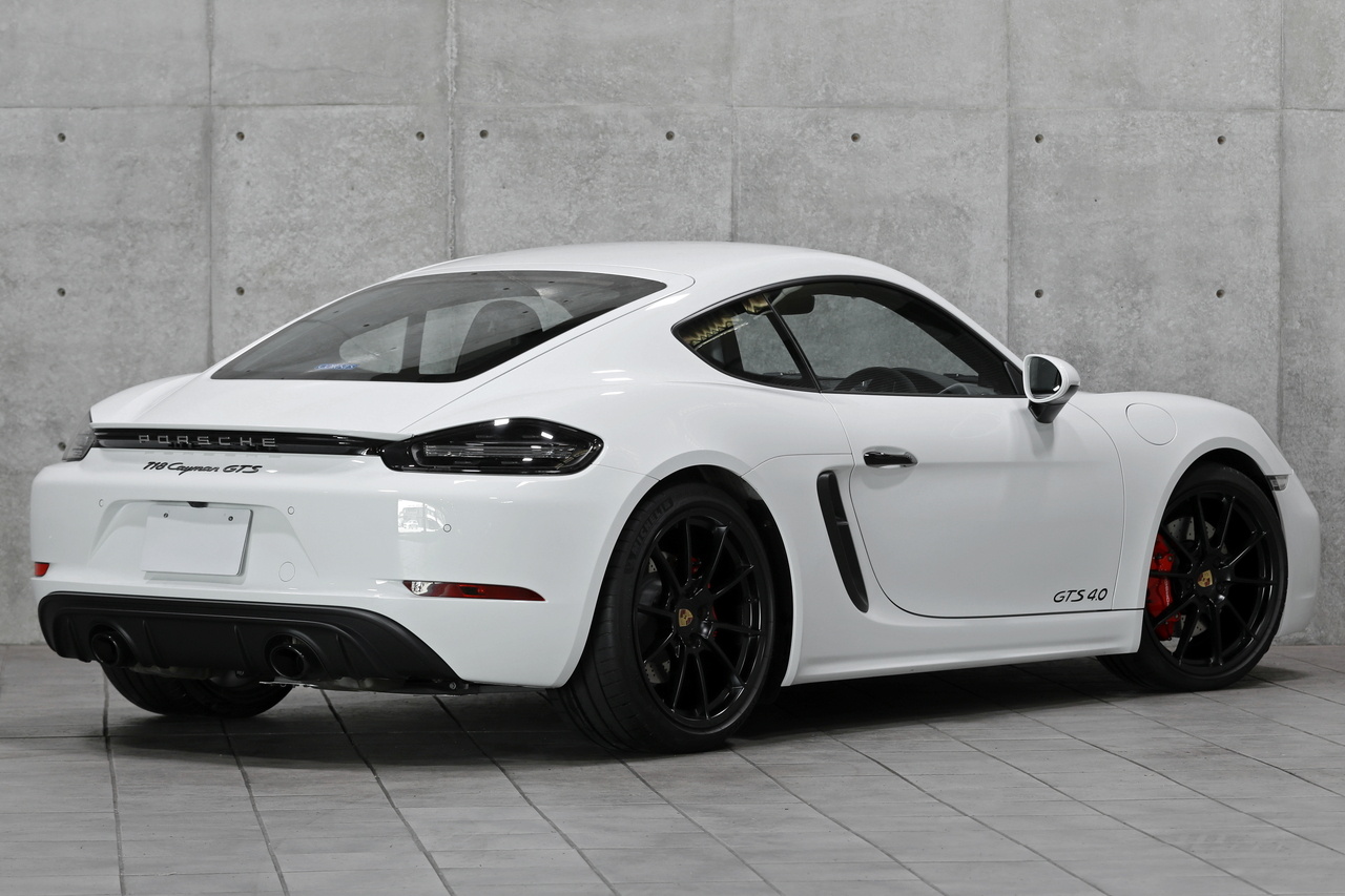 2024 Porsche 718 CAYMAN null