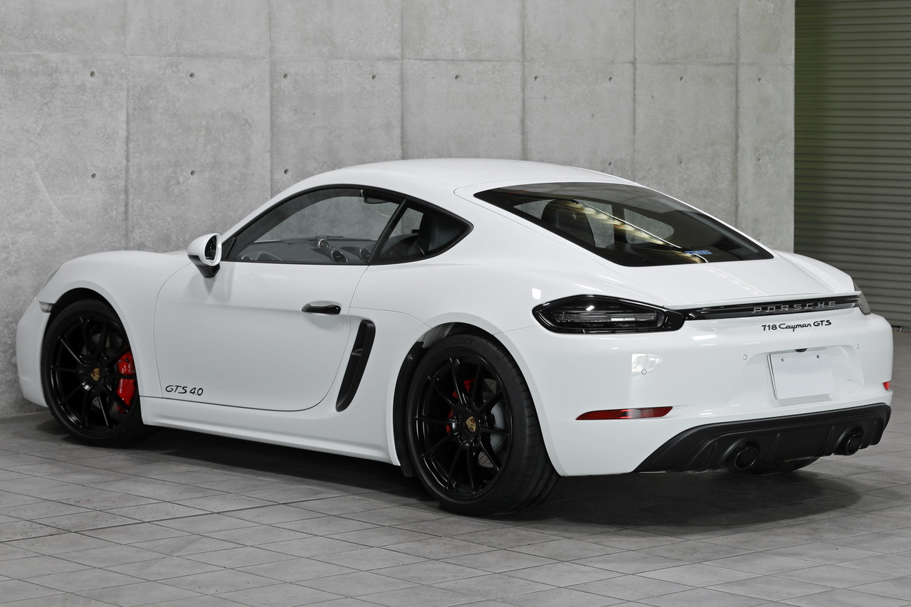 2024 Porsche 718 CAYMAN null